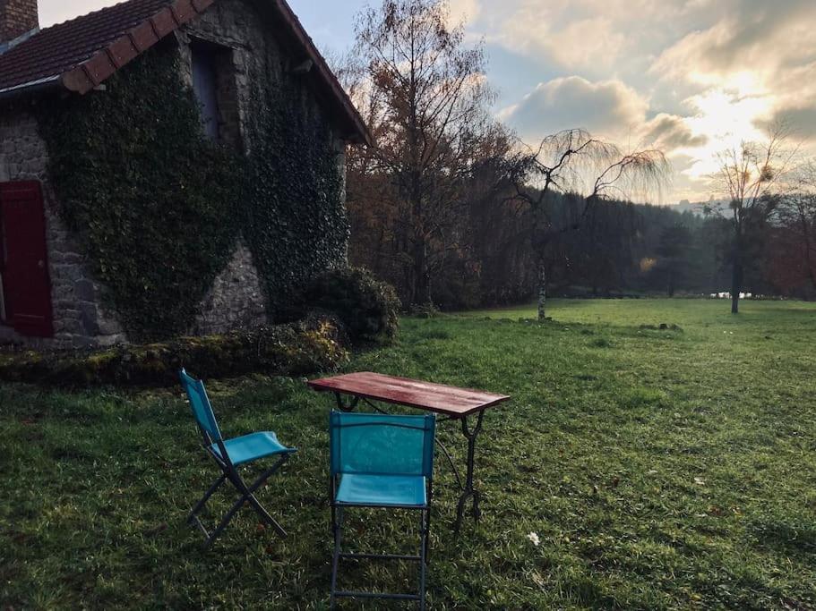 Maison Du Petit Poete Quarré-les-Tombes Exteriér fotografie